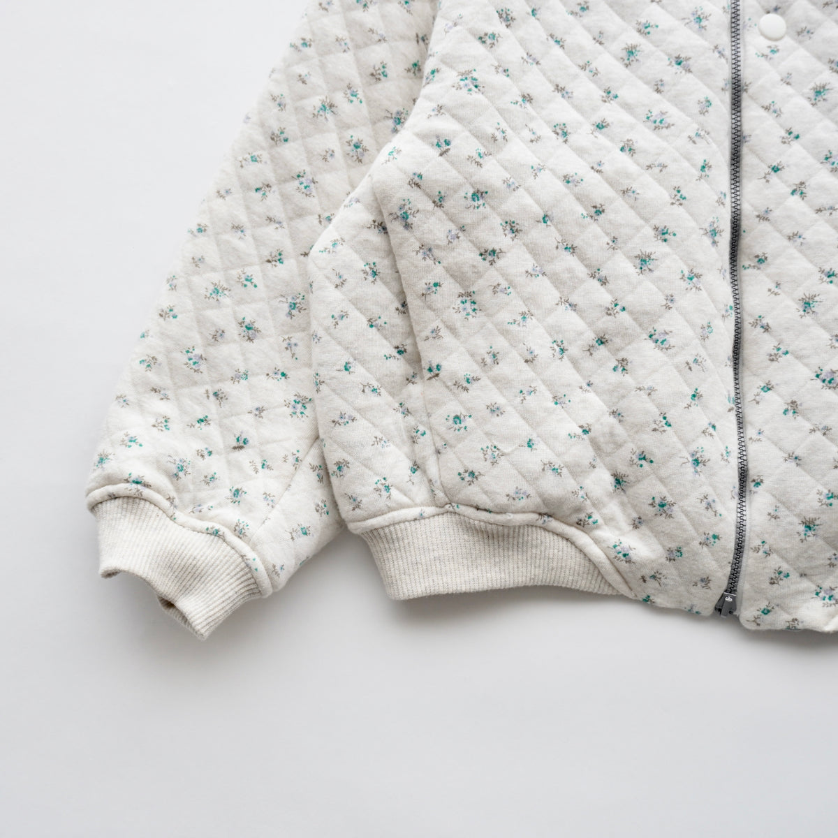 <Moun ten.> flower quilt reversible blouson - oatmeal