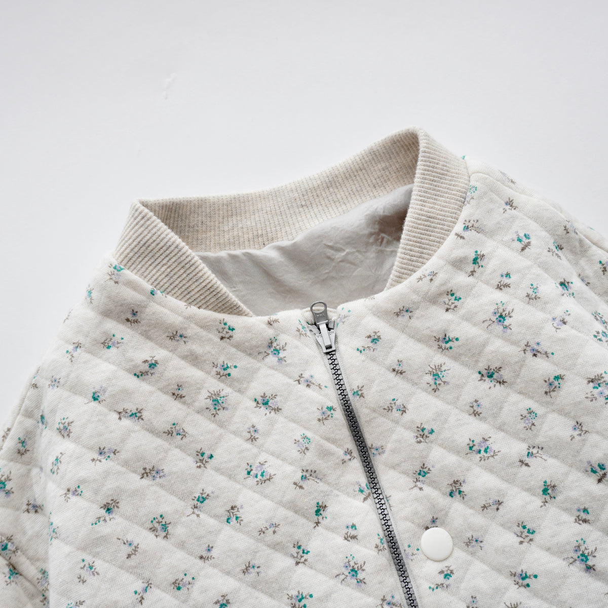 <Moun ten.> flower quilt reversible blouson - oatmeal