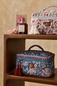 갤러리 뷰어로 이미지로드, <Louise Misha> TOILETRY BAG LAETY - BLUE MOUNTAIN AVENS
