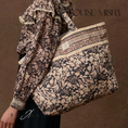 갤러리 뷰어로 이미지로드, <Louise Misha> TOTE BAG BEVERLY - BLACK BLOOMING WOODS　
