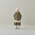 갤러리 뷰어로 이미지로드, <Moun ten.> bright twill zip blouson - olive drab
