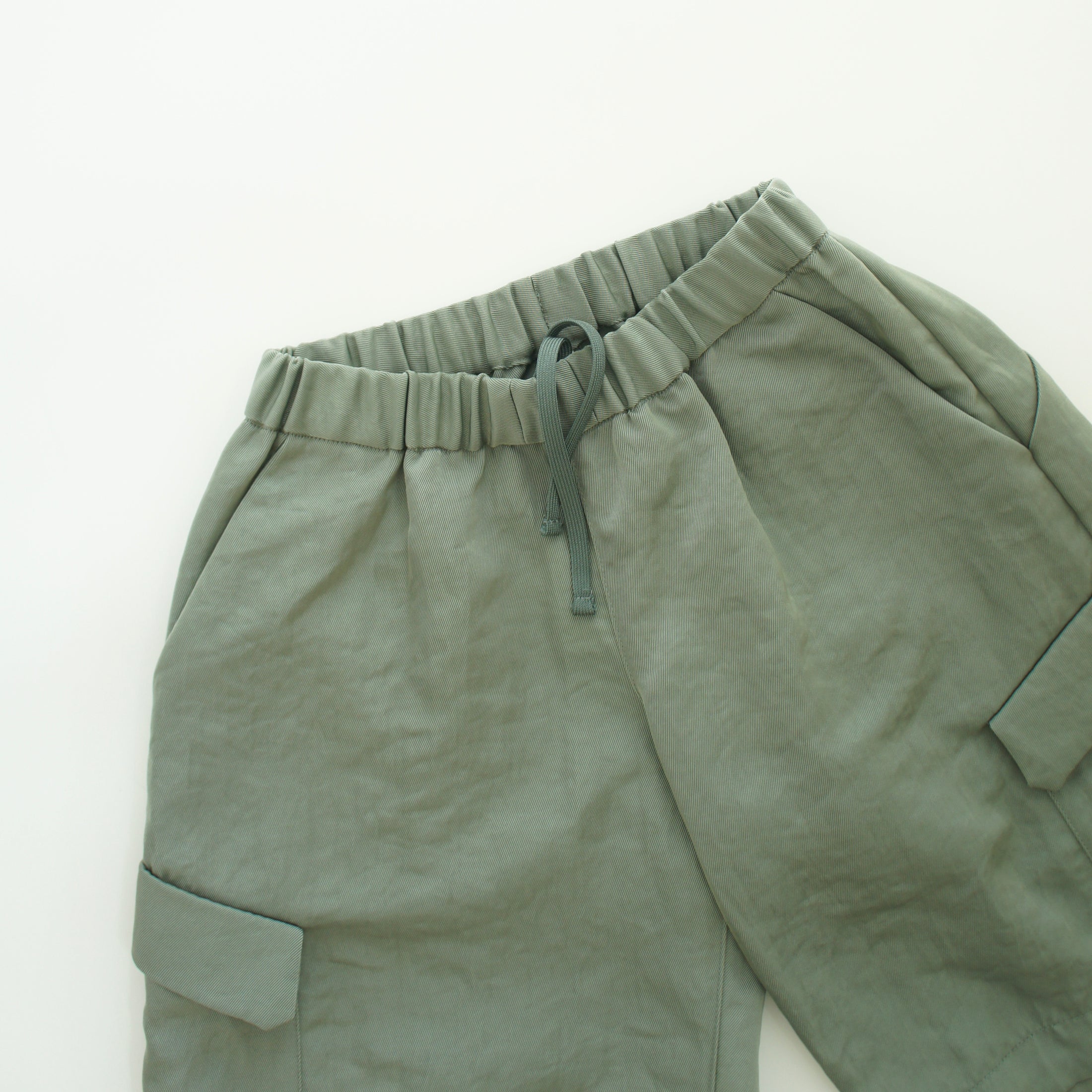 <Moun ten.> bright twill midi cargo - ashgreen