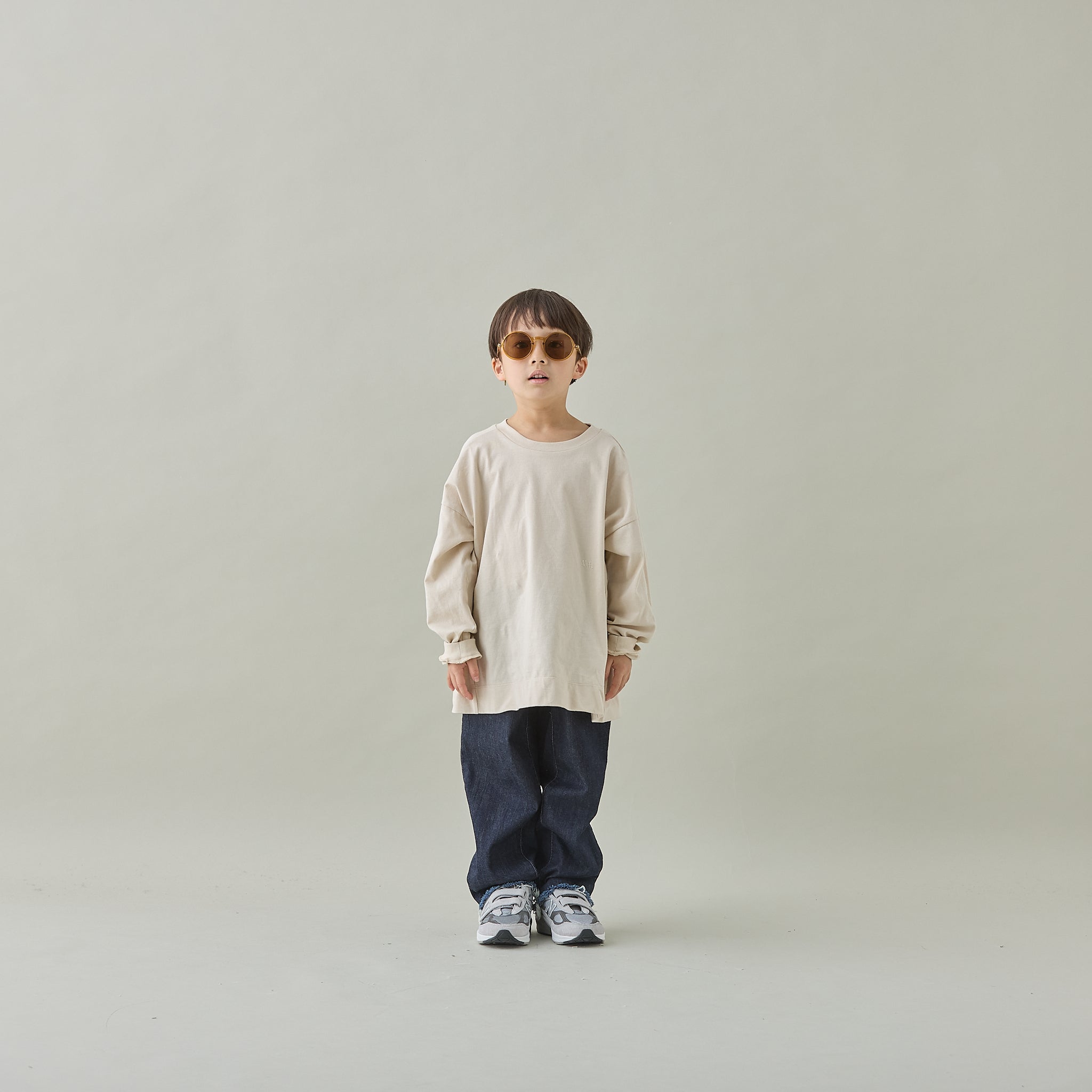 <Moun ten.> shoulder line - sand