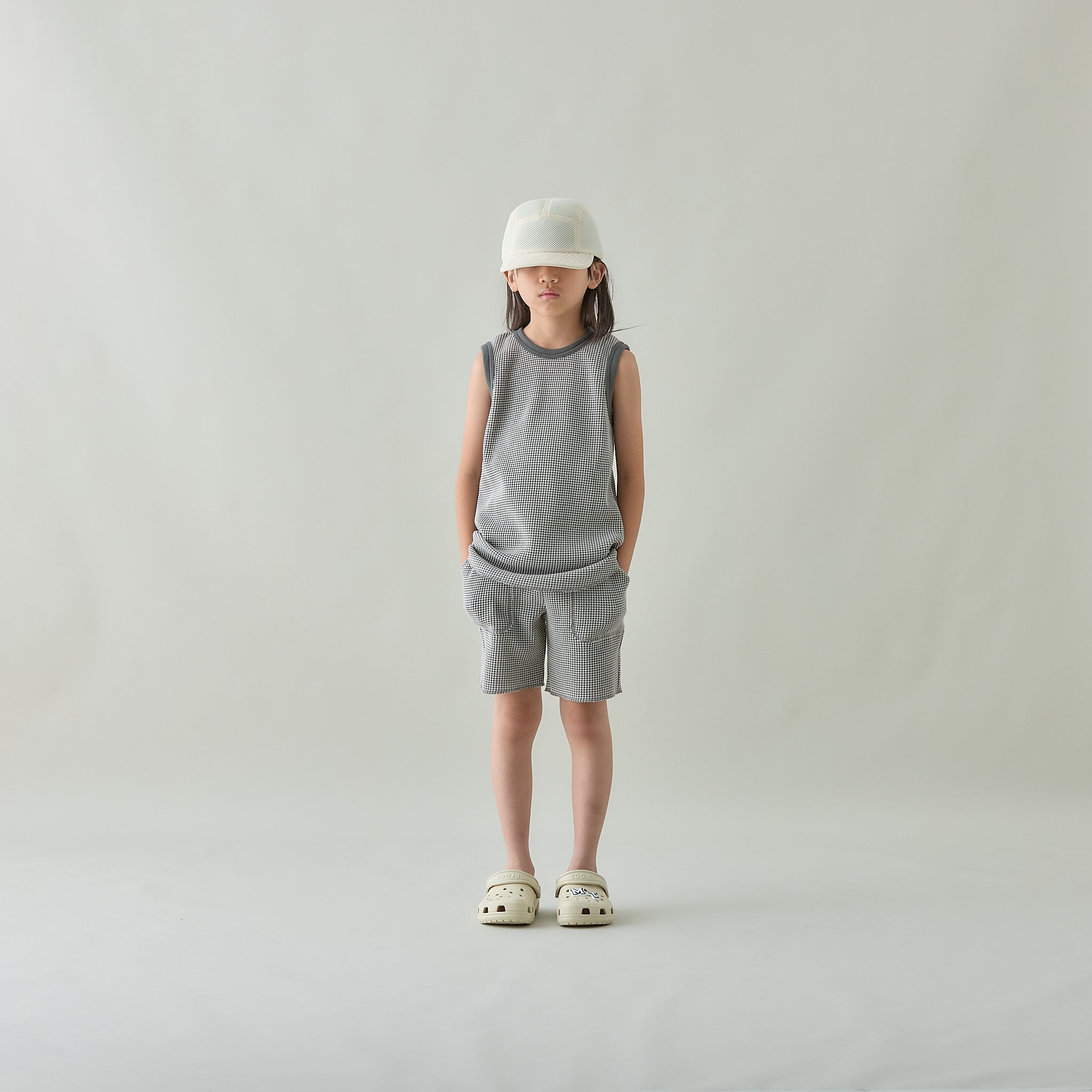 <Moun ten.> bicolor waffle tanktop - gray x charcoal