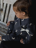 Gallery viewerに画像を読み込む, <Organic zoo>Charcoal Midnight Wrap Bodysuit（0-12M）
