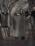 Gallery viewerに画像を読み込む, <Organic zoo> Charcoal Stripes Wool Salopettes
