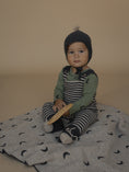 Gallery viewerに画像を読み込む, <Organic zoo> Charcoal Stripes Wool Salopettes
