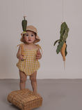Load image into Gallery viewer, <Organic zoo> Honeycomb Gingham Spaghetti Bodysuit - DROP1　
