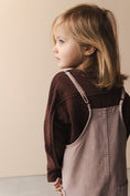 Gallery viewerに画像を読み込む, <Phil&Phae>Twill loose dungarees - dust（2-6Y）
