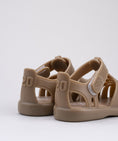 Load image into Gallery viewer, 【reservation】<igor> TOBBY SOLID - TAUPE / Scheduled to ship in late March</igor>
