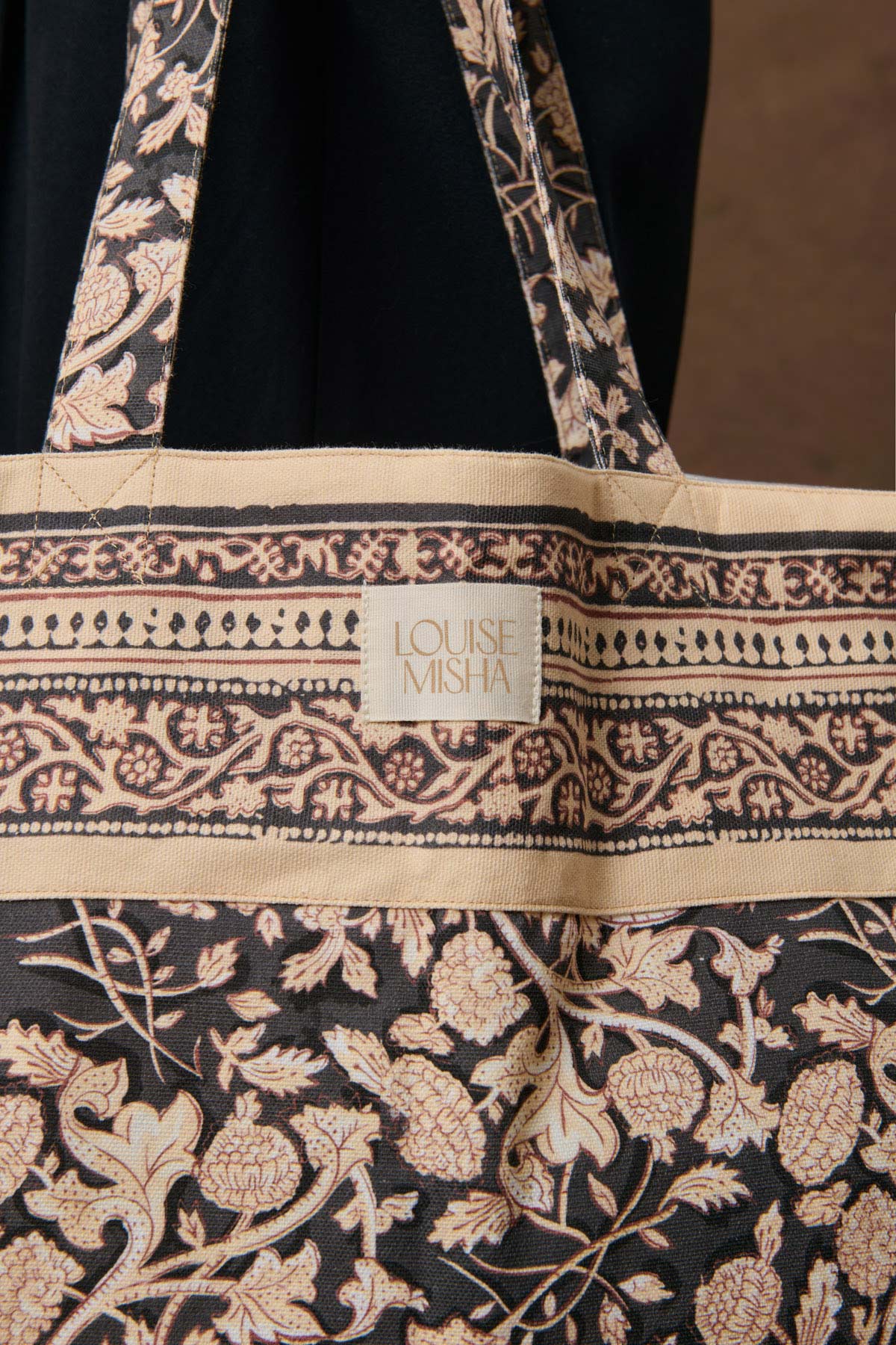 <Louise Misha> TOTE BAG BEVERLY - BLACK BLOOMING WOODS　