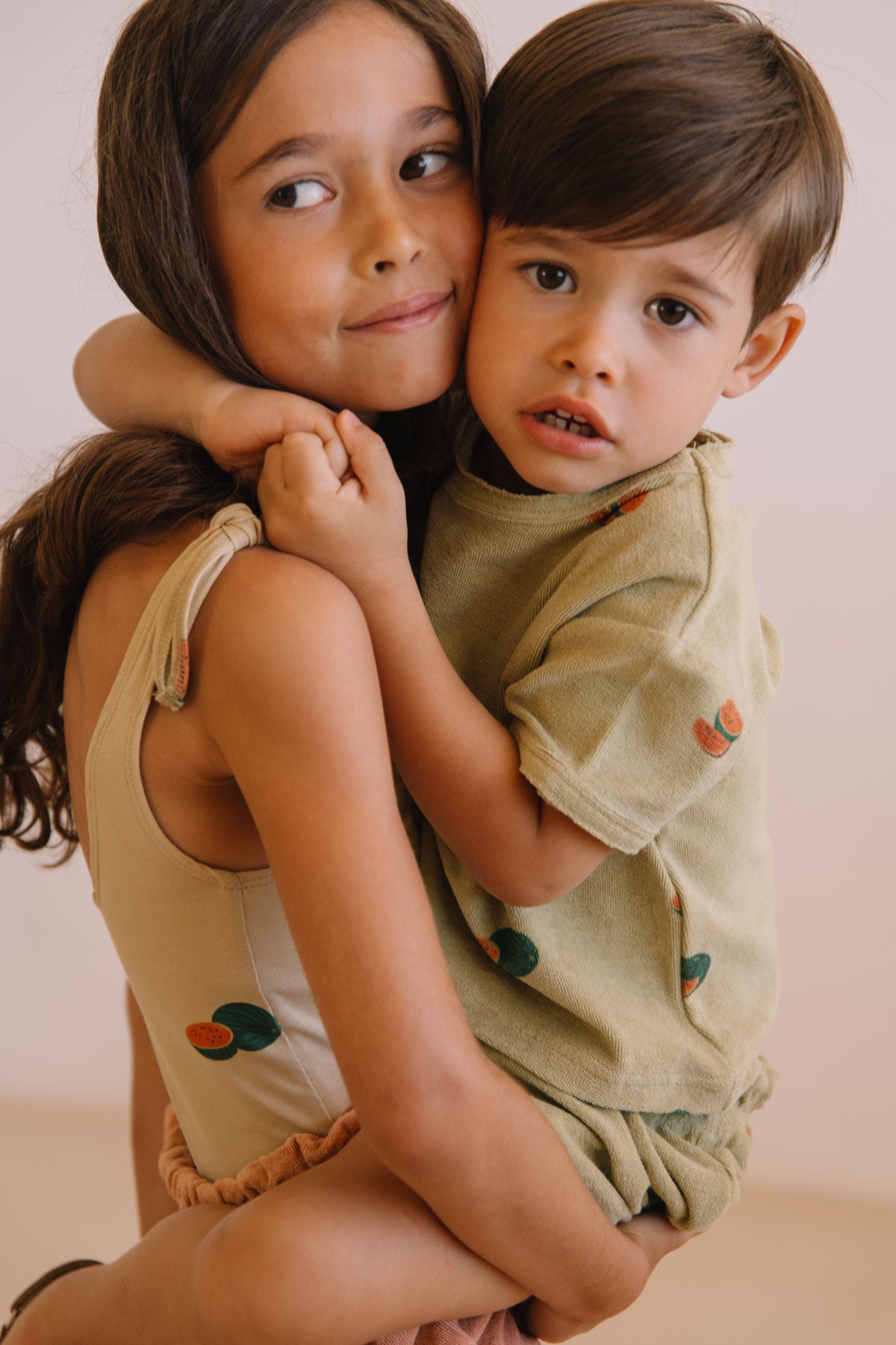 【予約】<STUDIO BOHEME PARIS> TSHIRT ESSENTIAL - GOLDEN GREEN / WATERMELON - DROP2