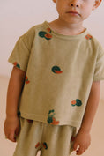 Load image into Gallery viewer, 【予約】<STUDIO BOHEME PARIS> TSHIRT ESSENTIAL - GOLDEN GREEN / WATERMELON - DROP2
