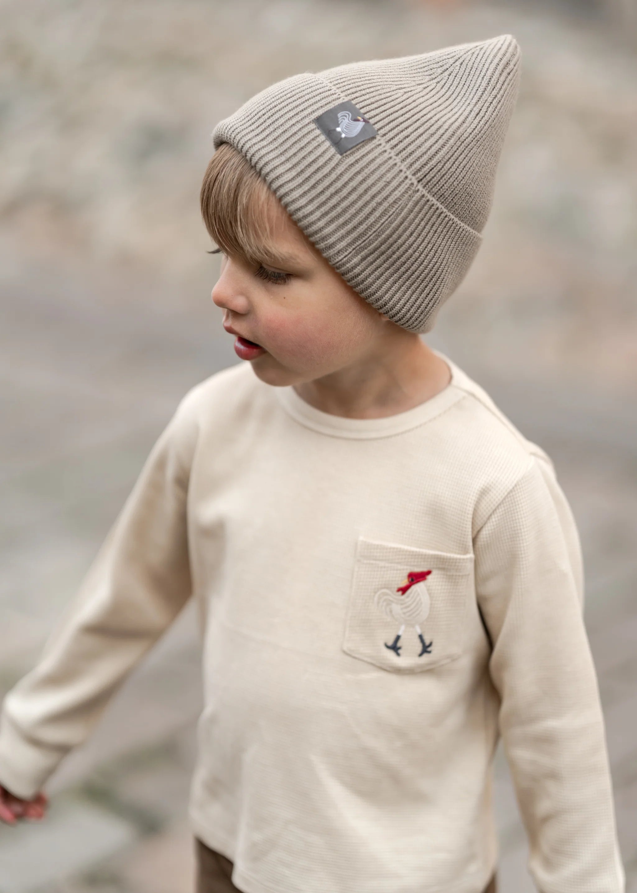 <Hanevild> Hanevild hat - crockery