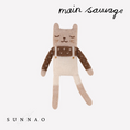 Load image into Gallery viewer, <main sauvage> Kitten knit toy - Ecru overalls</main>
