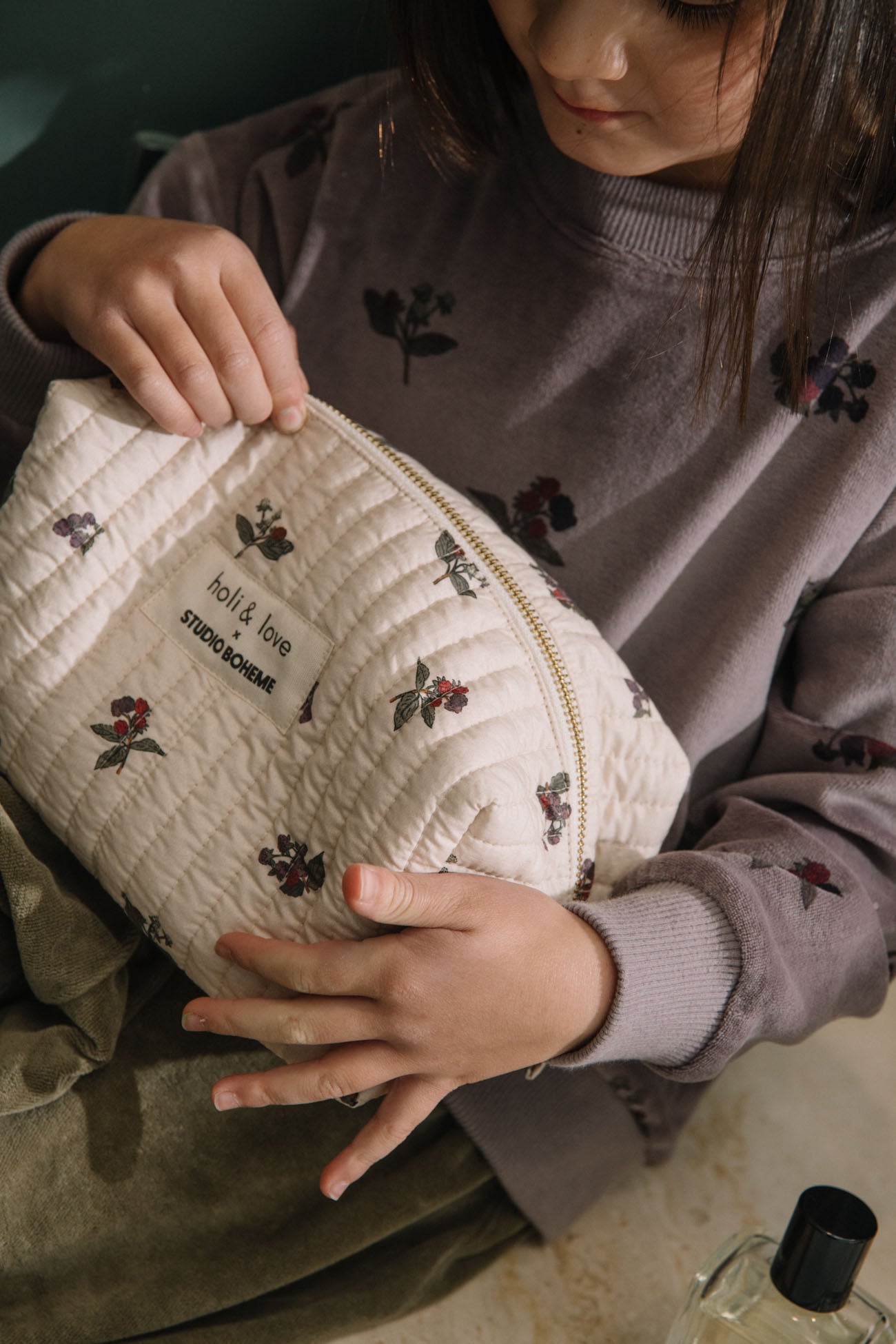 <STUDIO BOHEME PARIS> TOILETRY BAG - ECRU / BLACKBERRIES