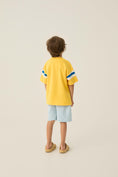 Gallery viewerに画像を読み込む, <The Campamento> Bicolor Bands Yellow Tshirt　
