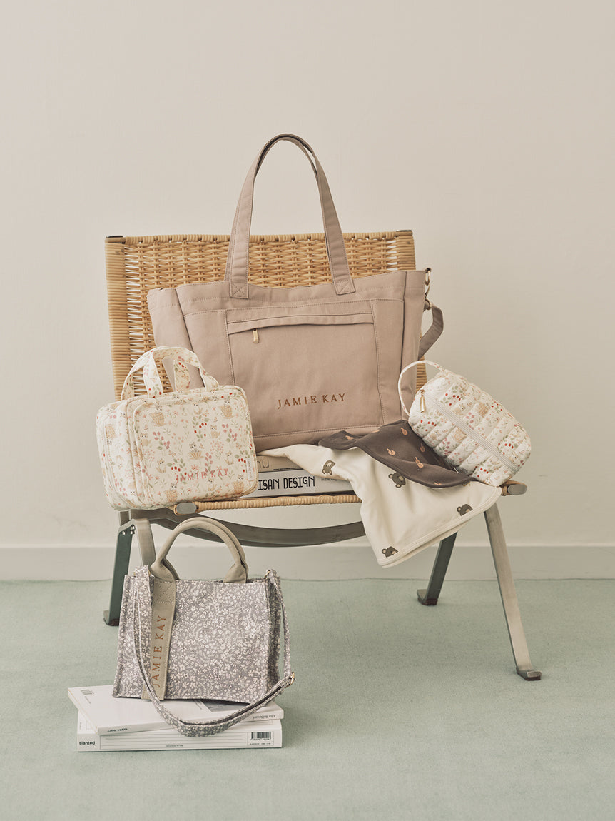 <JAMIE KAY> mother's pouch