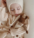 Load image into Gallery viewer, <main sauvage> Bunny knit toy - Ecru overalls</main>
