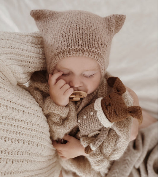 <main sauvage> Bunny knit toy - Oat jumpsuit</main>