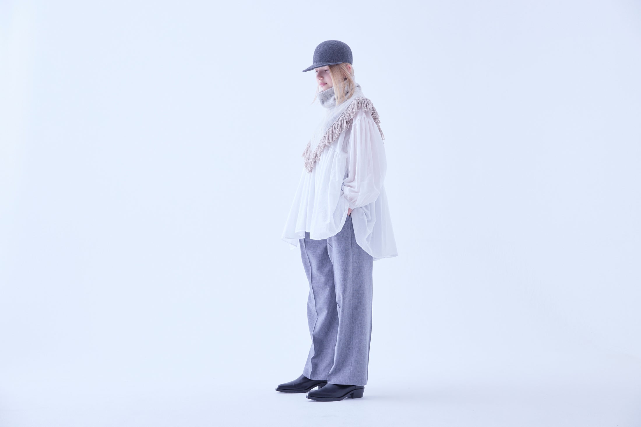 <eLfinFolk> Snow Jacquard Fringe Cape - ivory
