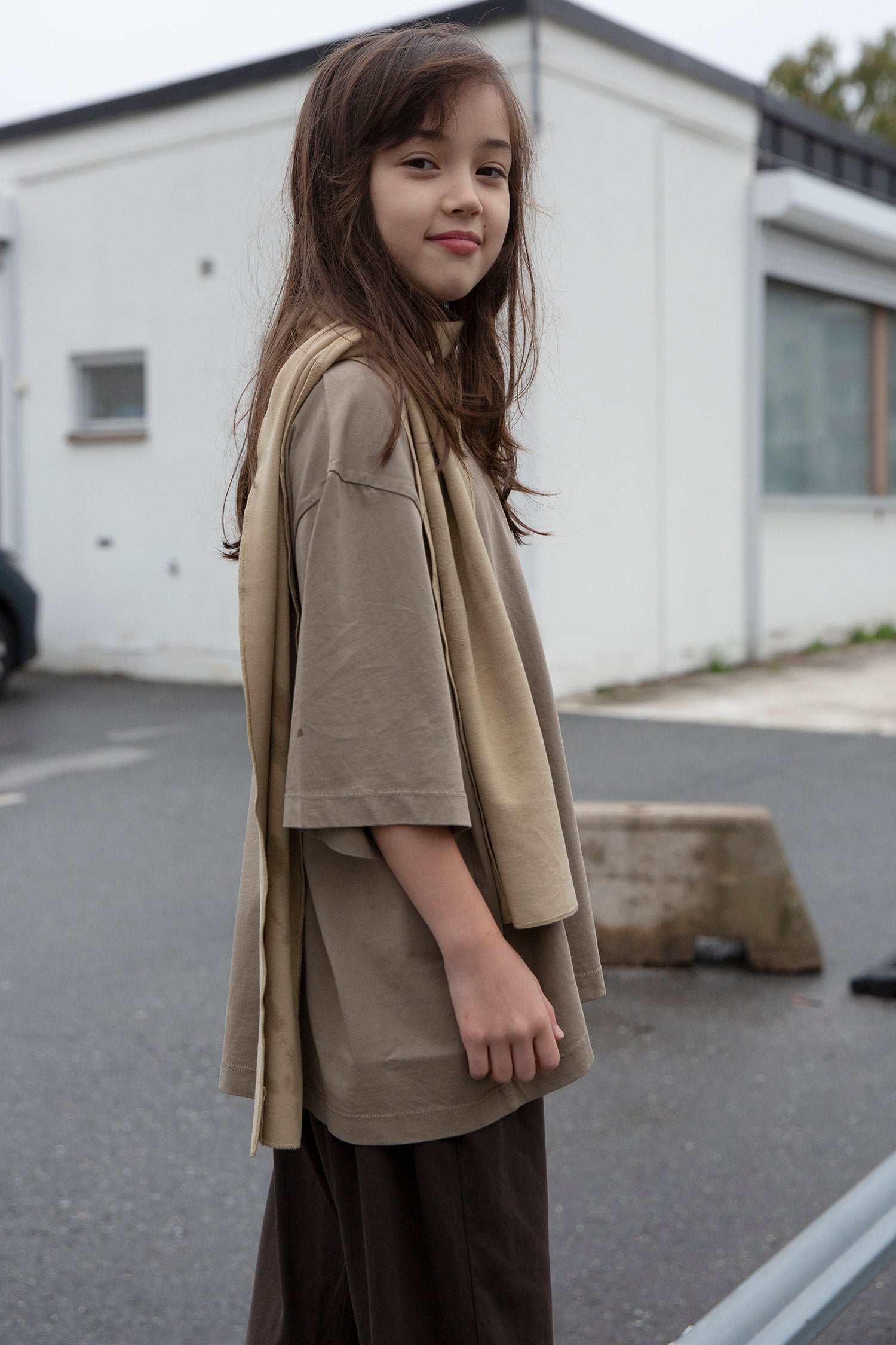 <façade> Wide SS tee - Taupe　