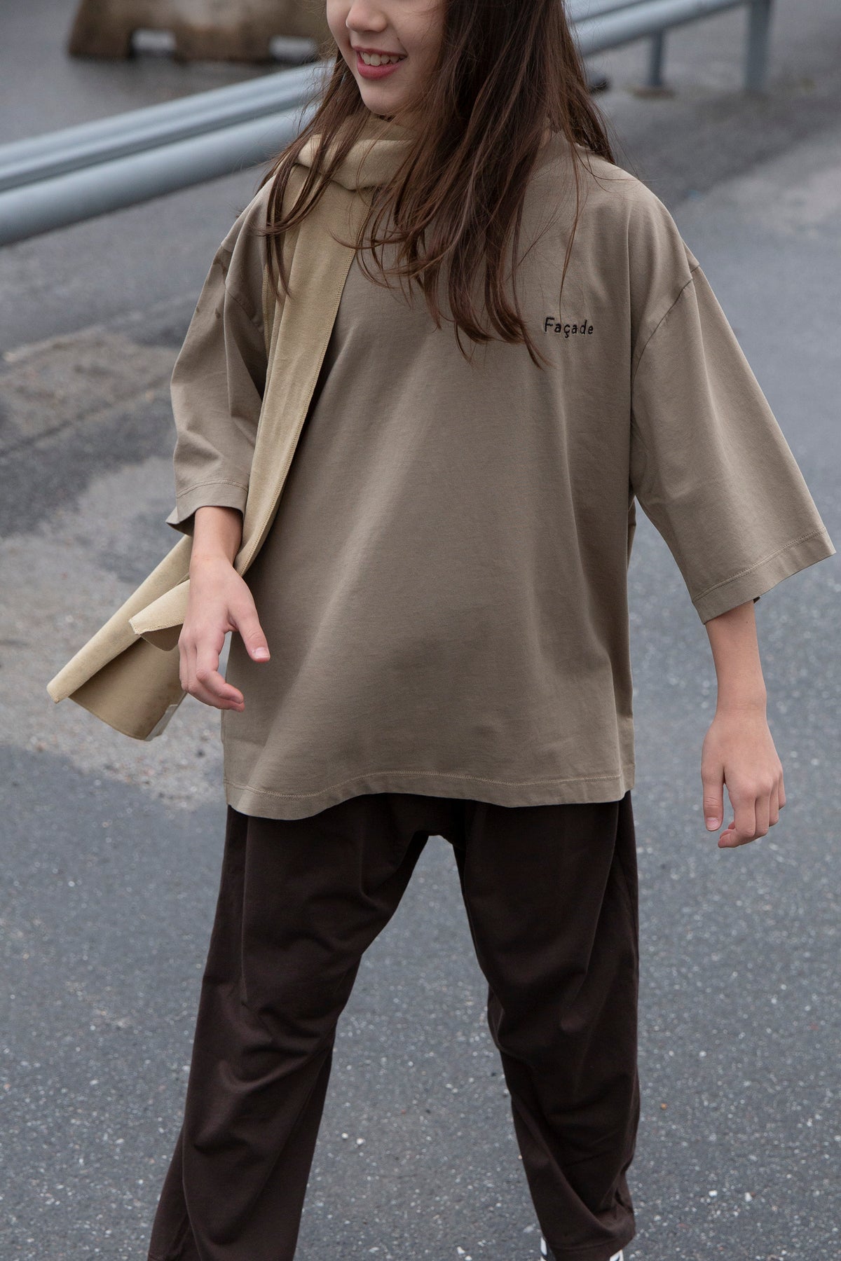 <façade> Wide SS tee - Taupe　