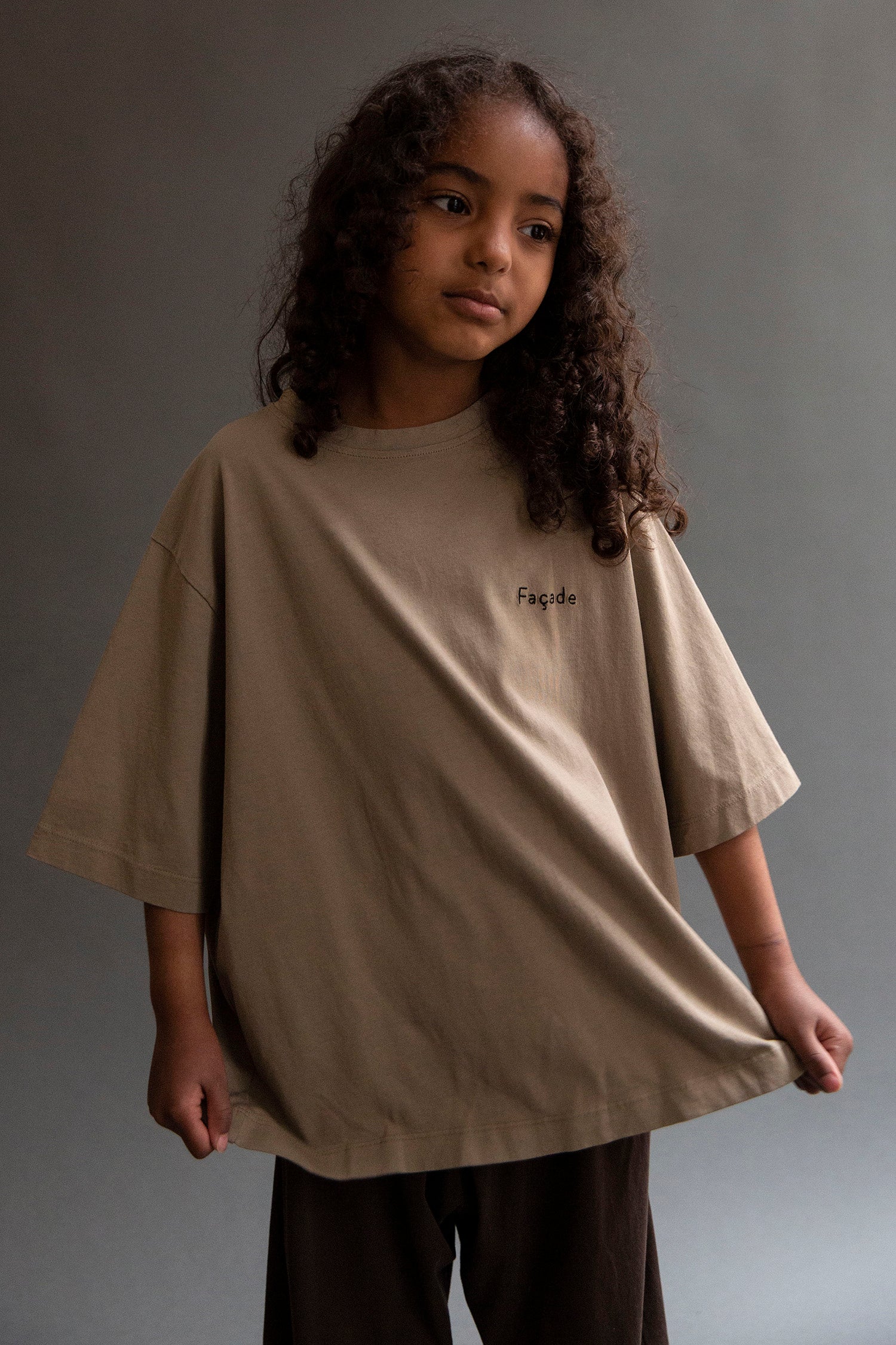<façade> Wide SS tee - Taupe　