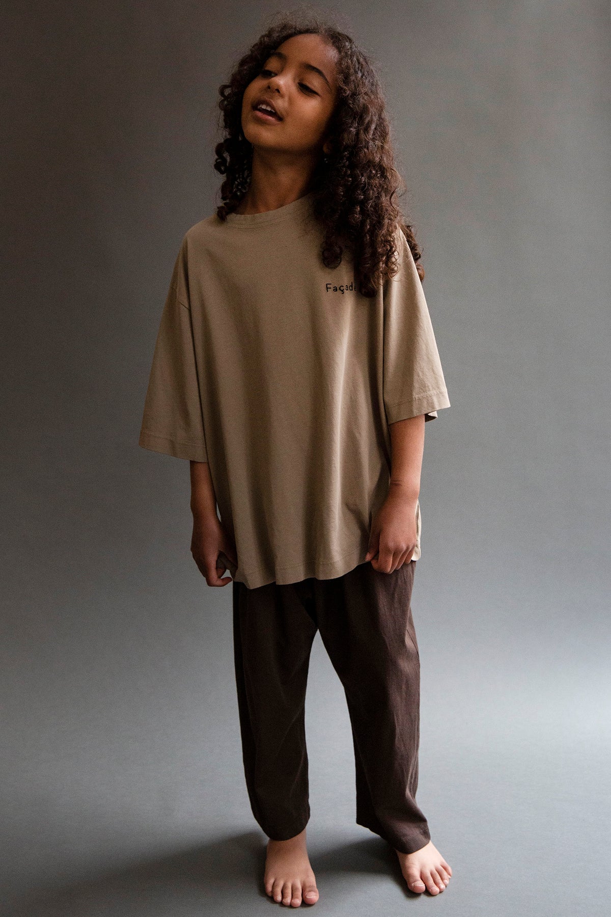 <façade> Wide SS tee - Taupe　