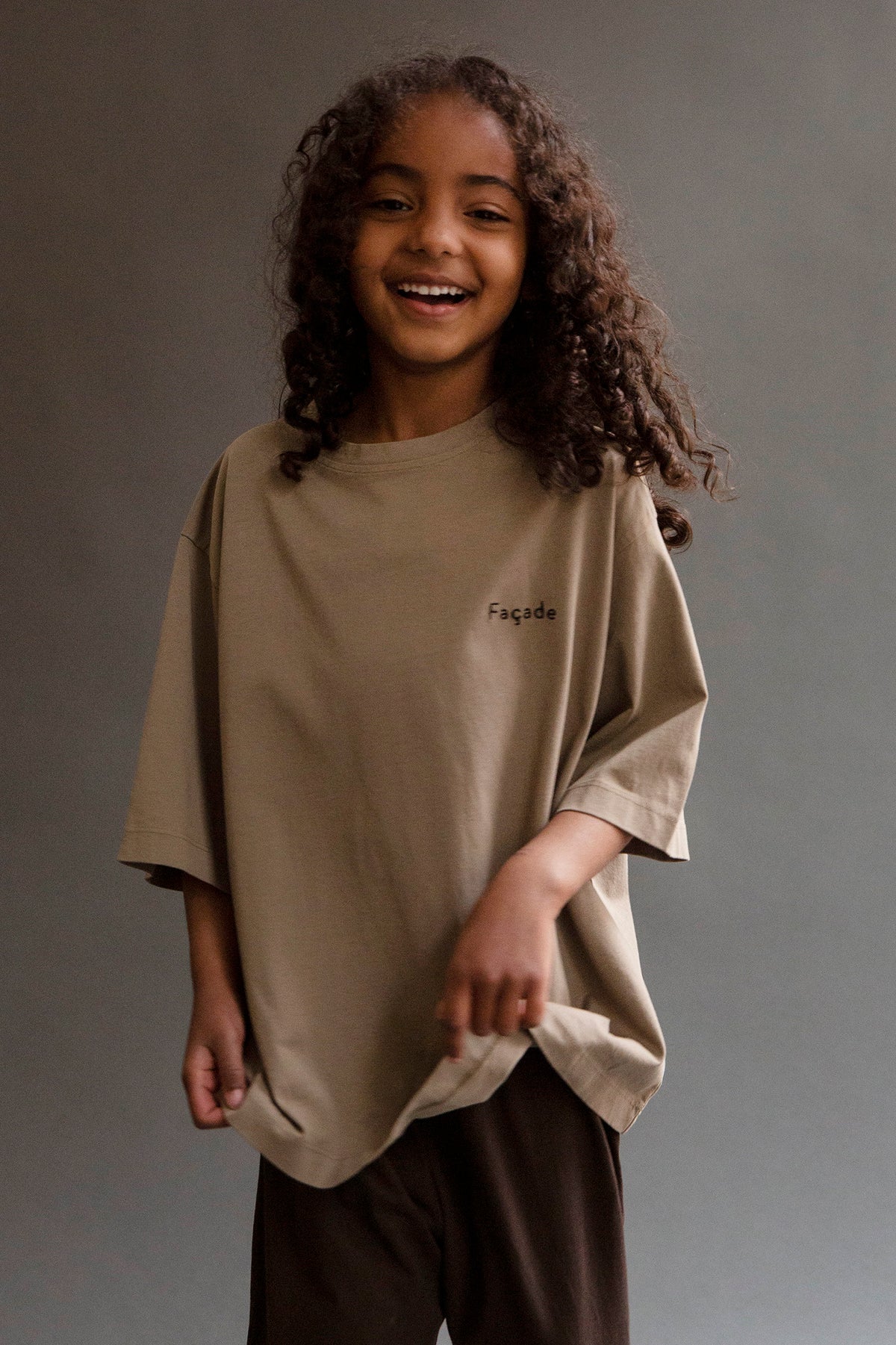 <façade> Wide SS tee - Taupe　