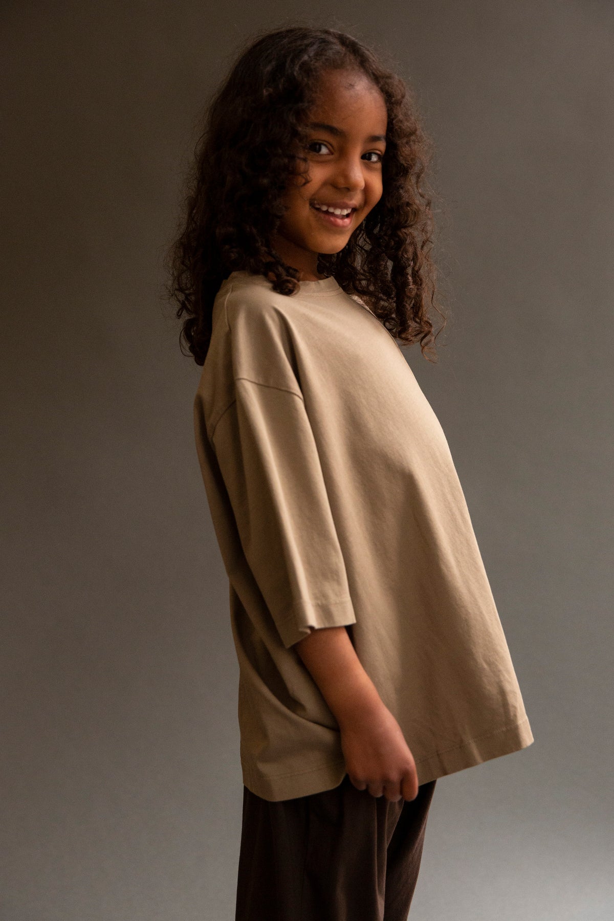 <façade> Wide SS tee - Taupe　