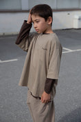 Load image into Gallery viewer, <façade> Wide SS tee - Taupe　
