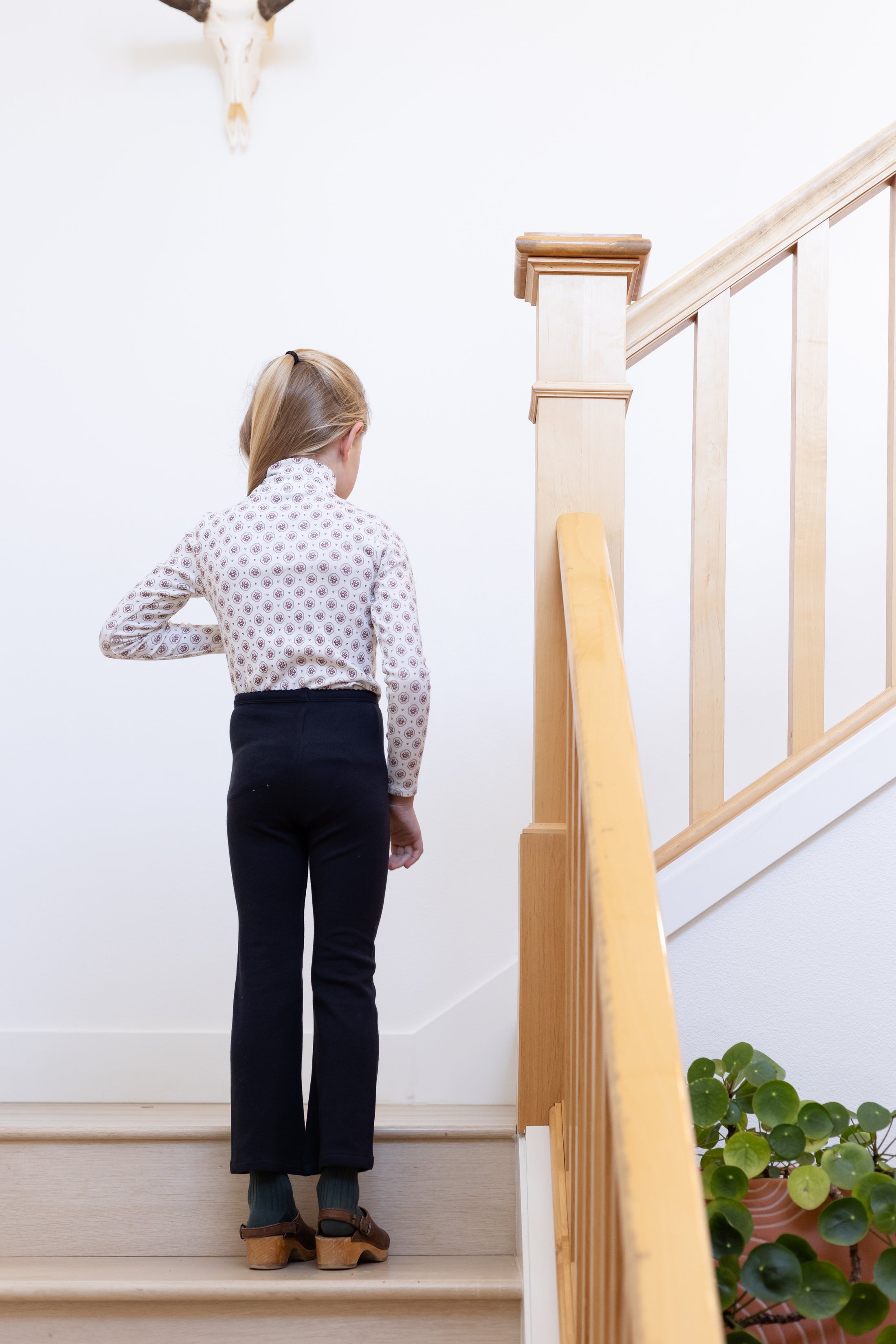 <iver and isla> pima snap turtleneck - cameo