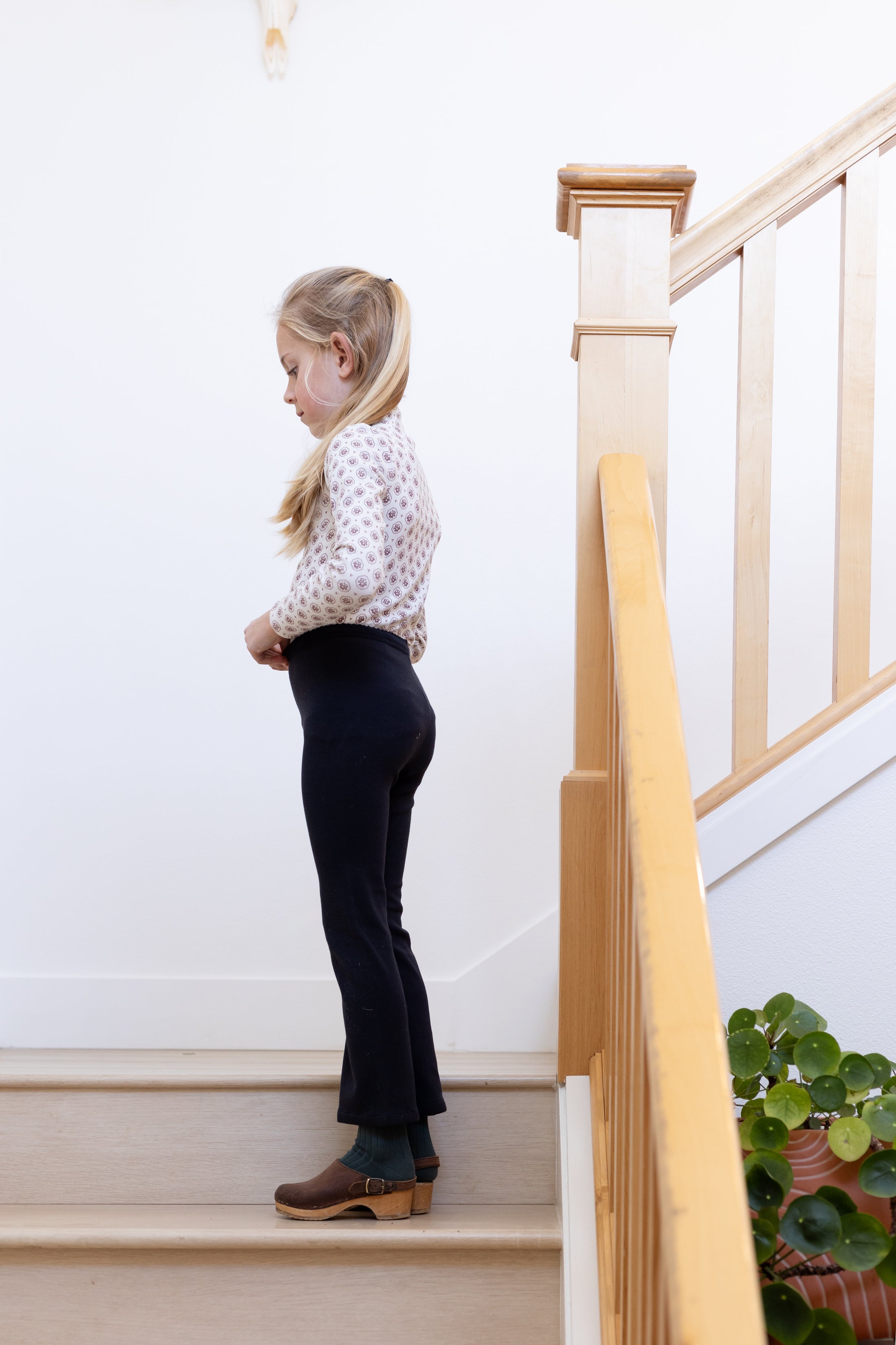 <iver and isla> pima snap turtleneck - cameo