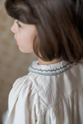 Gallery viewerに画像を読み込む, <Little Cotton Clothes>Gracie Smocked Blouse（6M-7Y）
