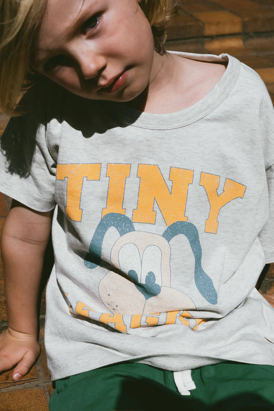 <TINYCOTTONS> TINY LEAGUE GRAPHIC TEE（2-8Y）