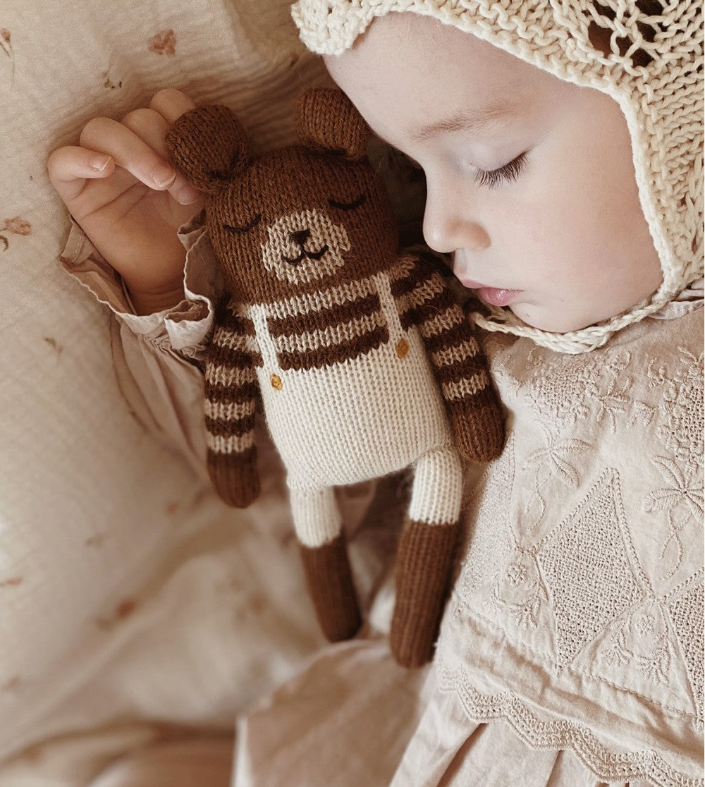 <main sauvage> Teddy knit toy - Ecru overalls</main>