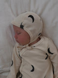 Load image into Gallery viewer, Organic zoo Charcoal Midnight Pixie Bonnet (0M-2Y)

