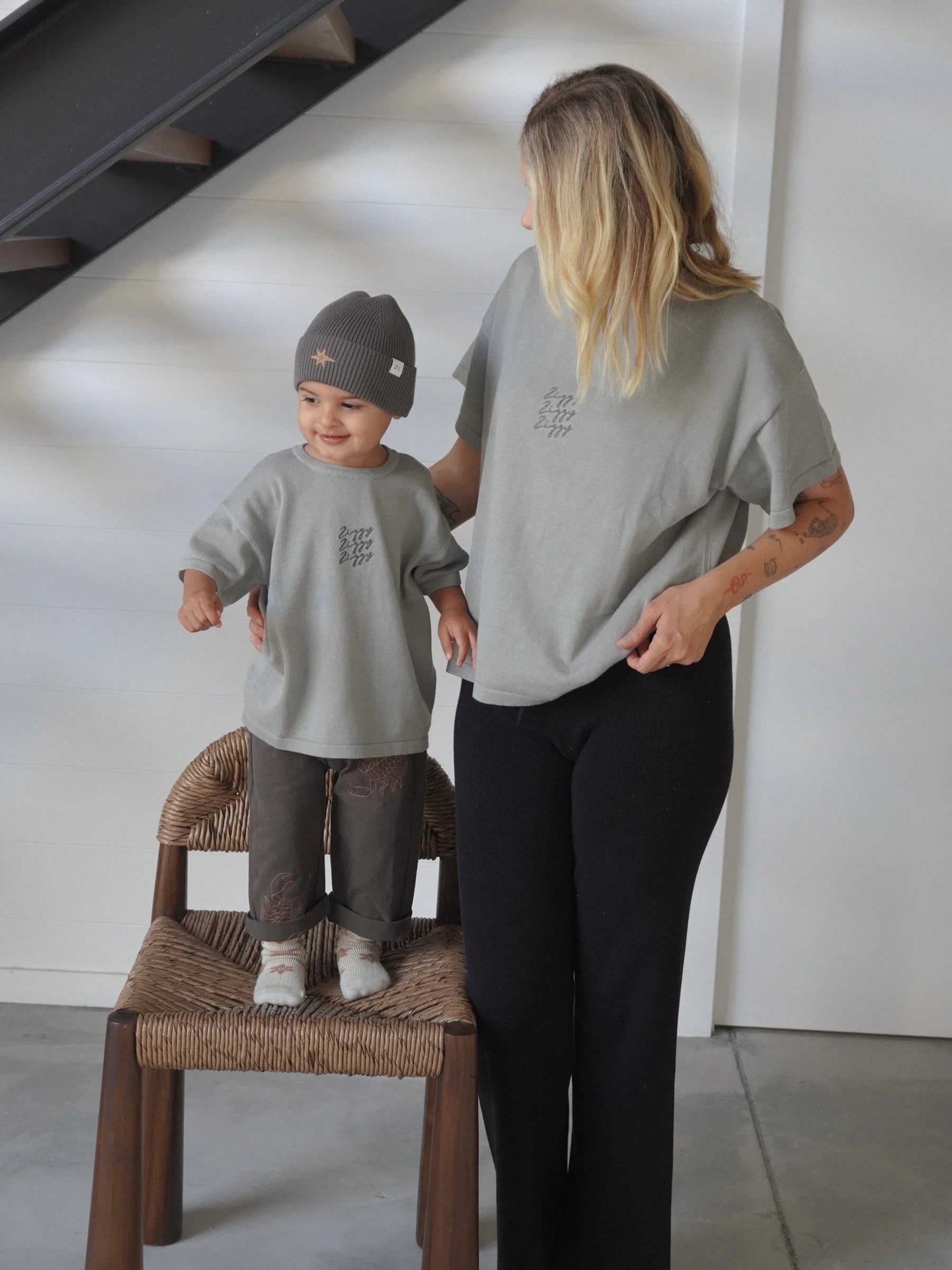 <Ziggy Lou> SIGNATURE TEE - GRAY